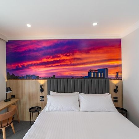 Royal Hotel-Motel Морі Екстер'єр фото