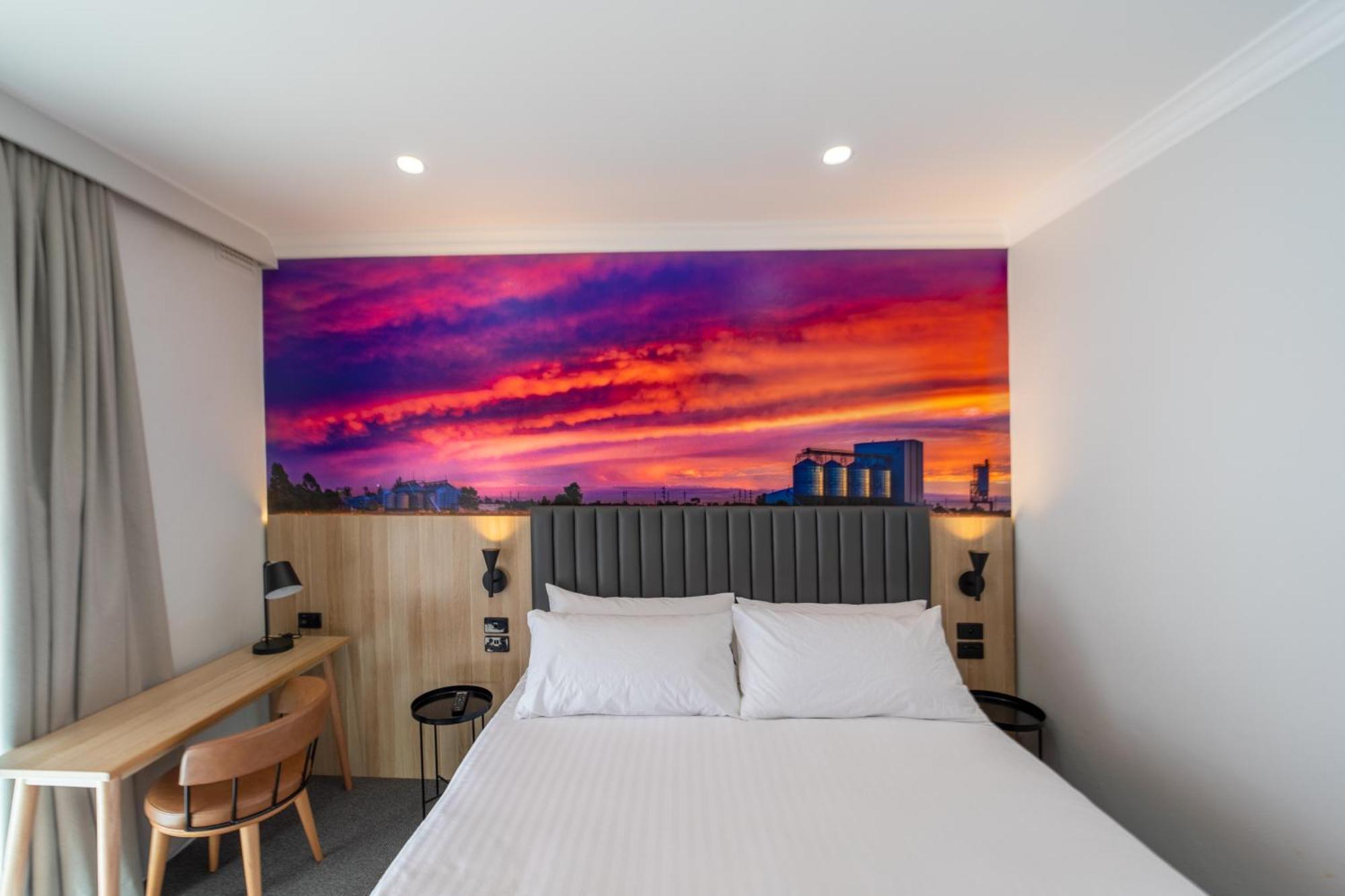 Royal Hotel-Motel Морі Екстер'єр фото