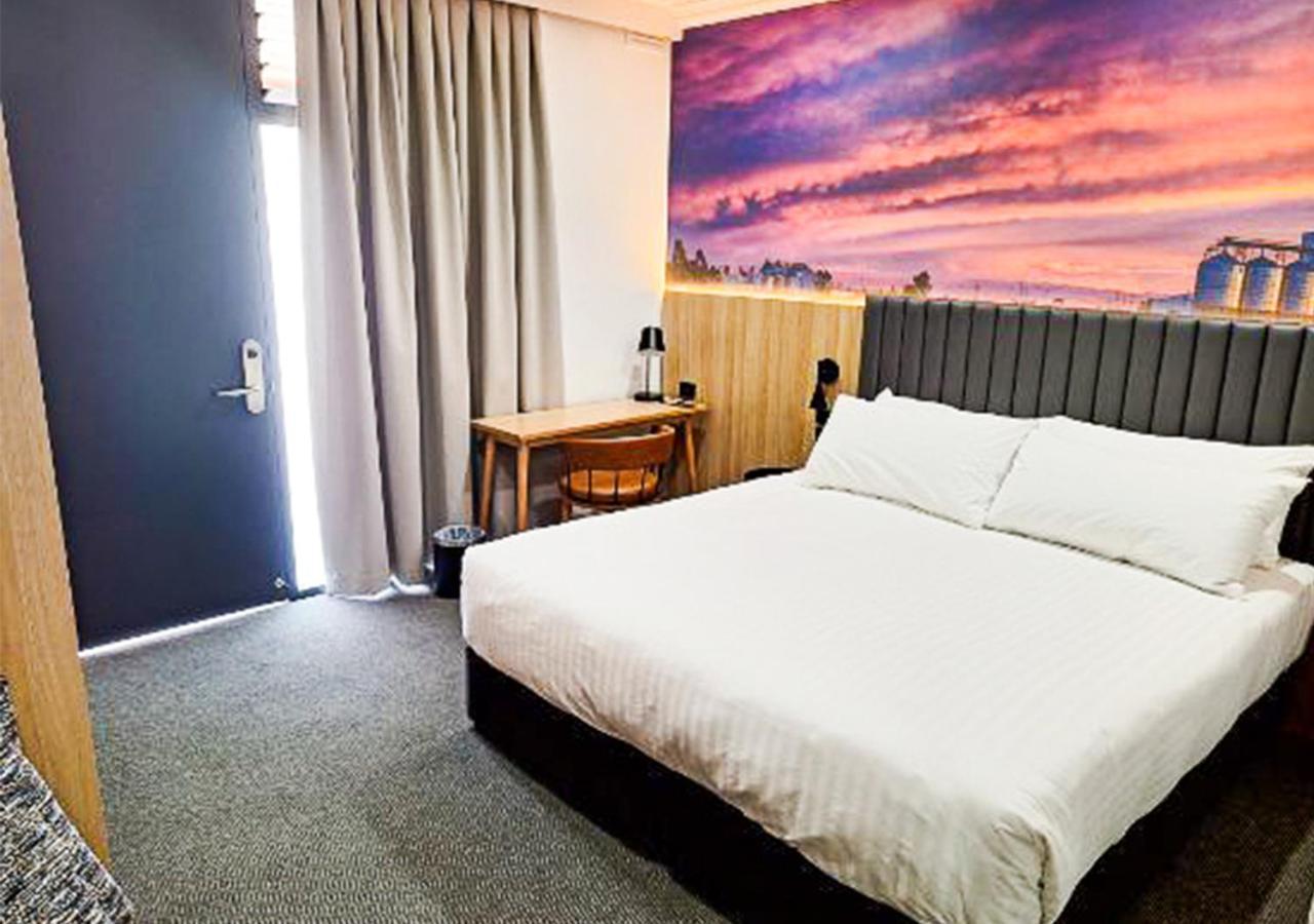 Royal Hotel-Motel Морі Екстер'єр фото