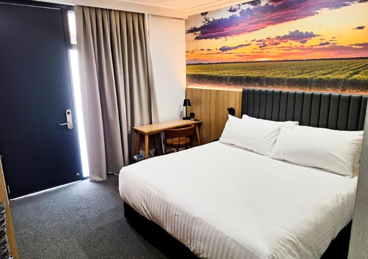 Royal Hotel-Motel Морі Екстер'єр фото