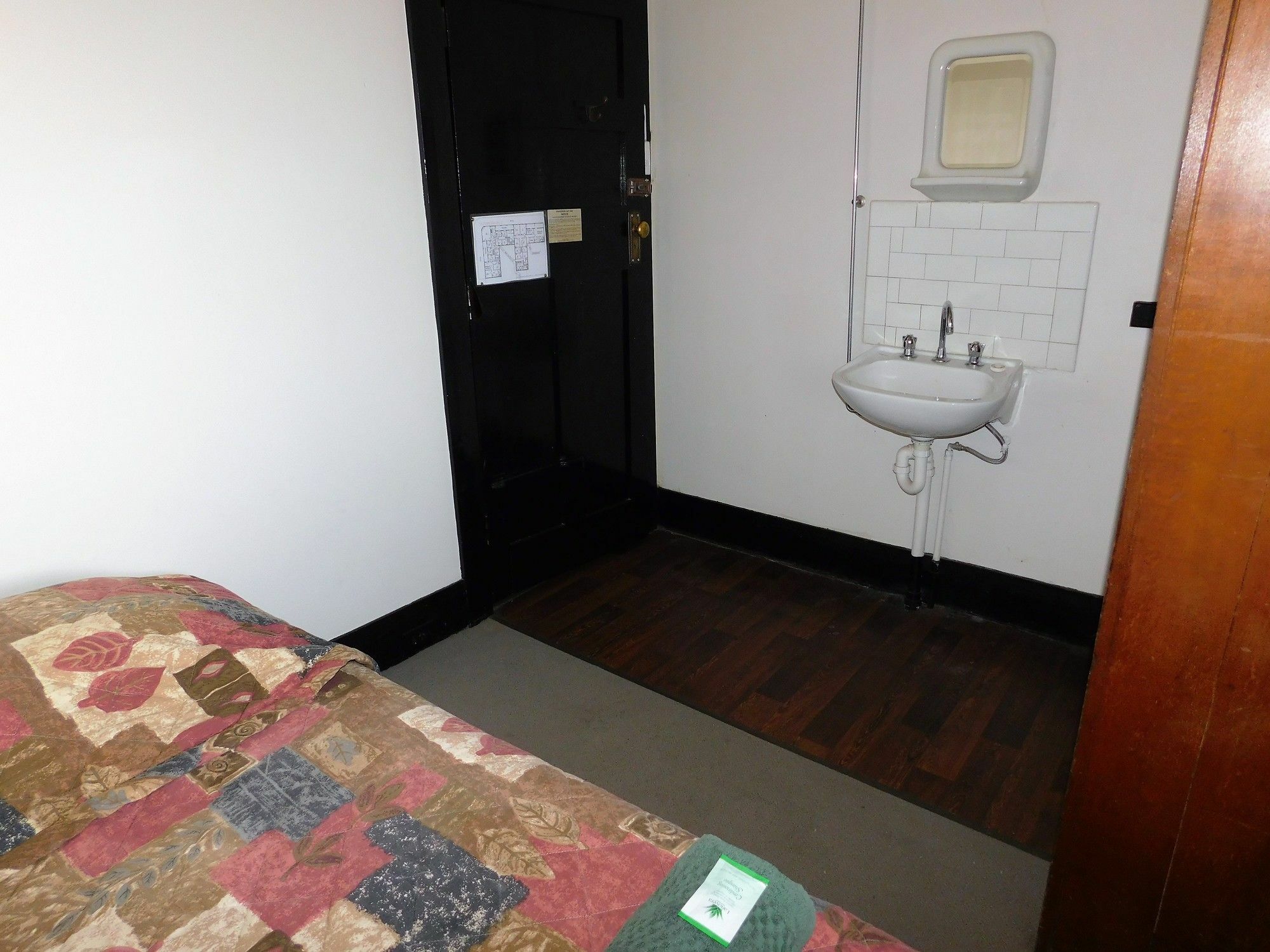Royal Hotel-Motel Морі Екстер'єр фото
